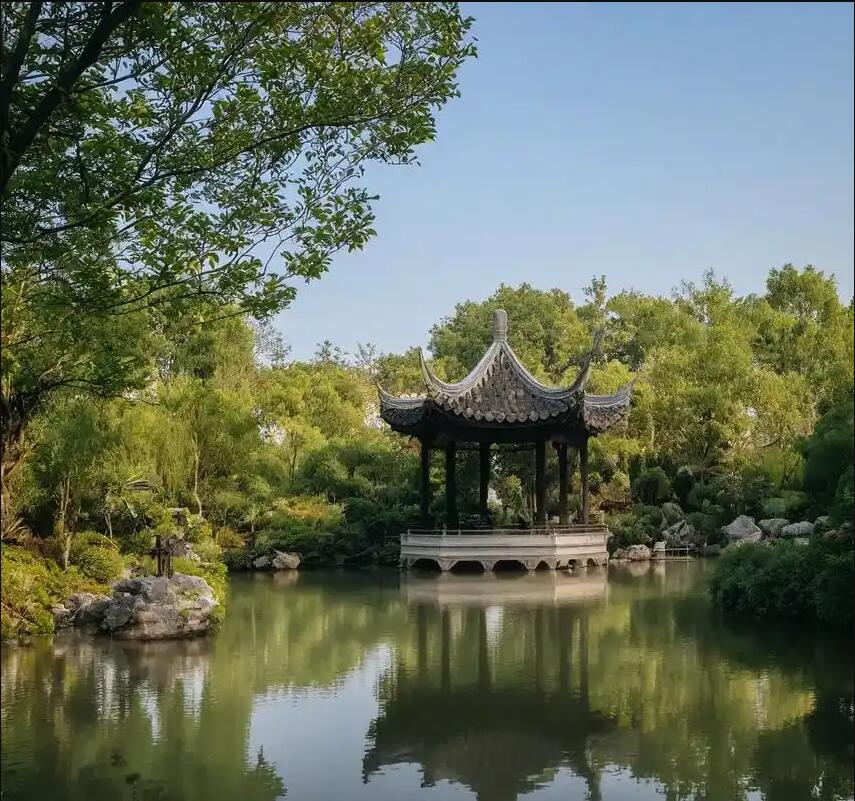 南岳区骤变餐饮有限公司